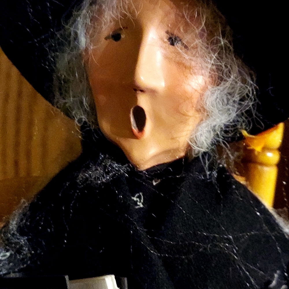 Byer's Choice Rocking Chair Witch - Picture 5 of 10